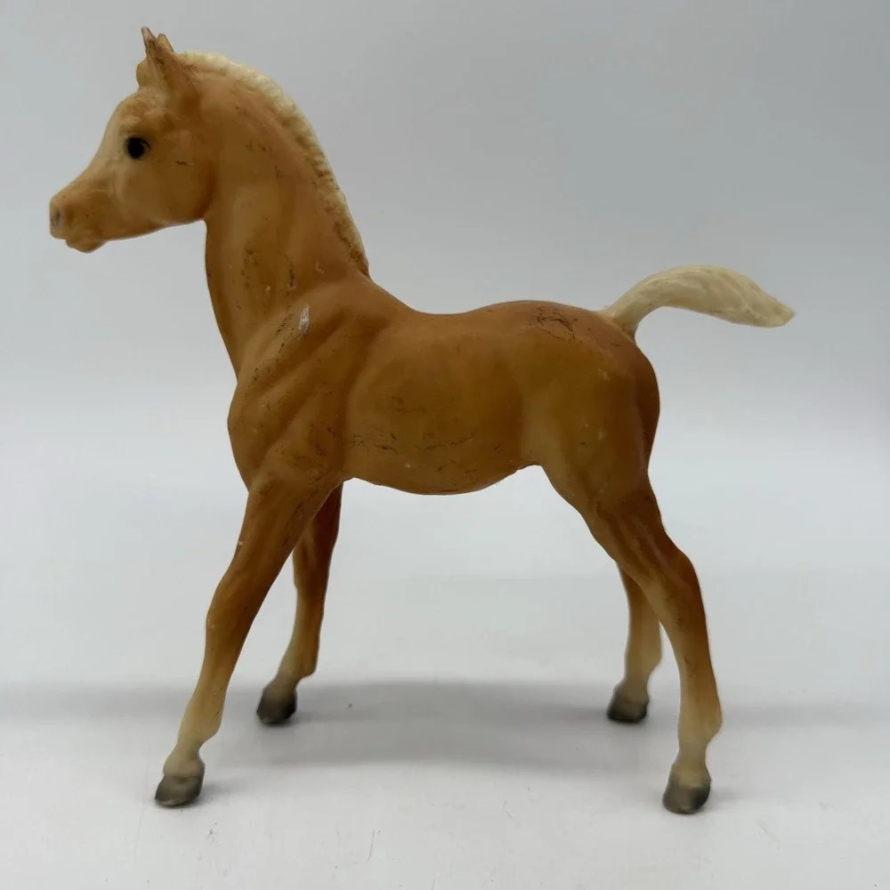 Breyer Traditional Proud Arabian Foal Glossy Palomino Horse Toy Vintage